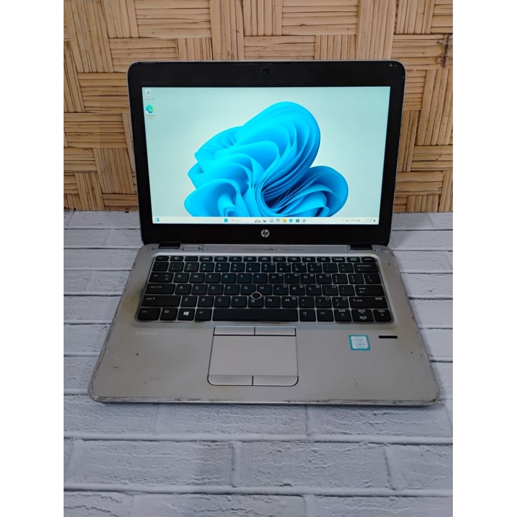 ULTRABOOK HP 820 G4 i5-7200 GEN 7/8GB RAM/256GB SSD