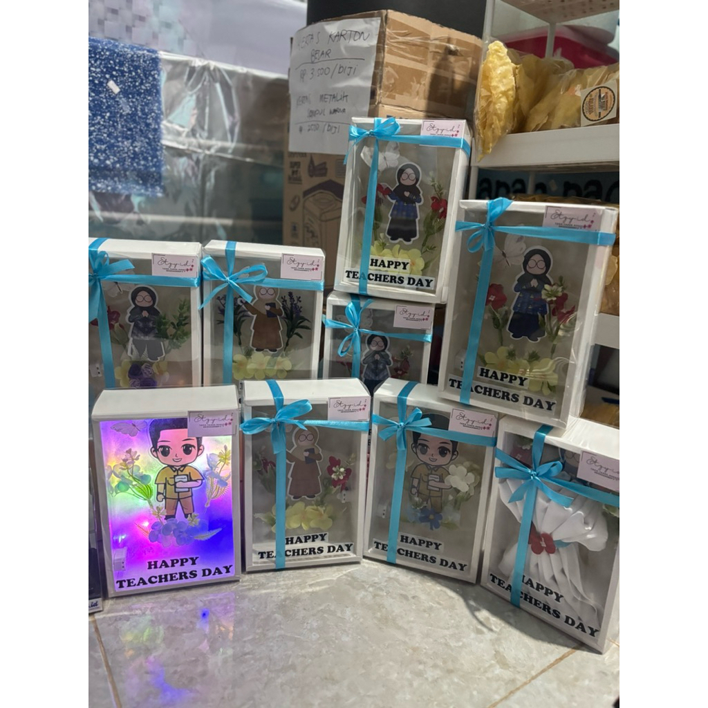 Kado Hari Guru Flower Box standing akrilik Lampu Led Free paper bag