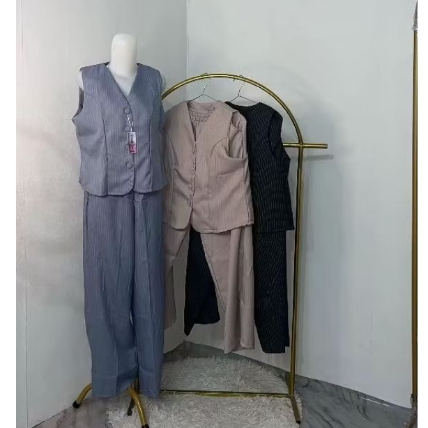 Setelan salur wanita