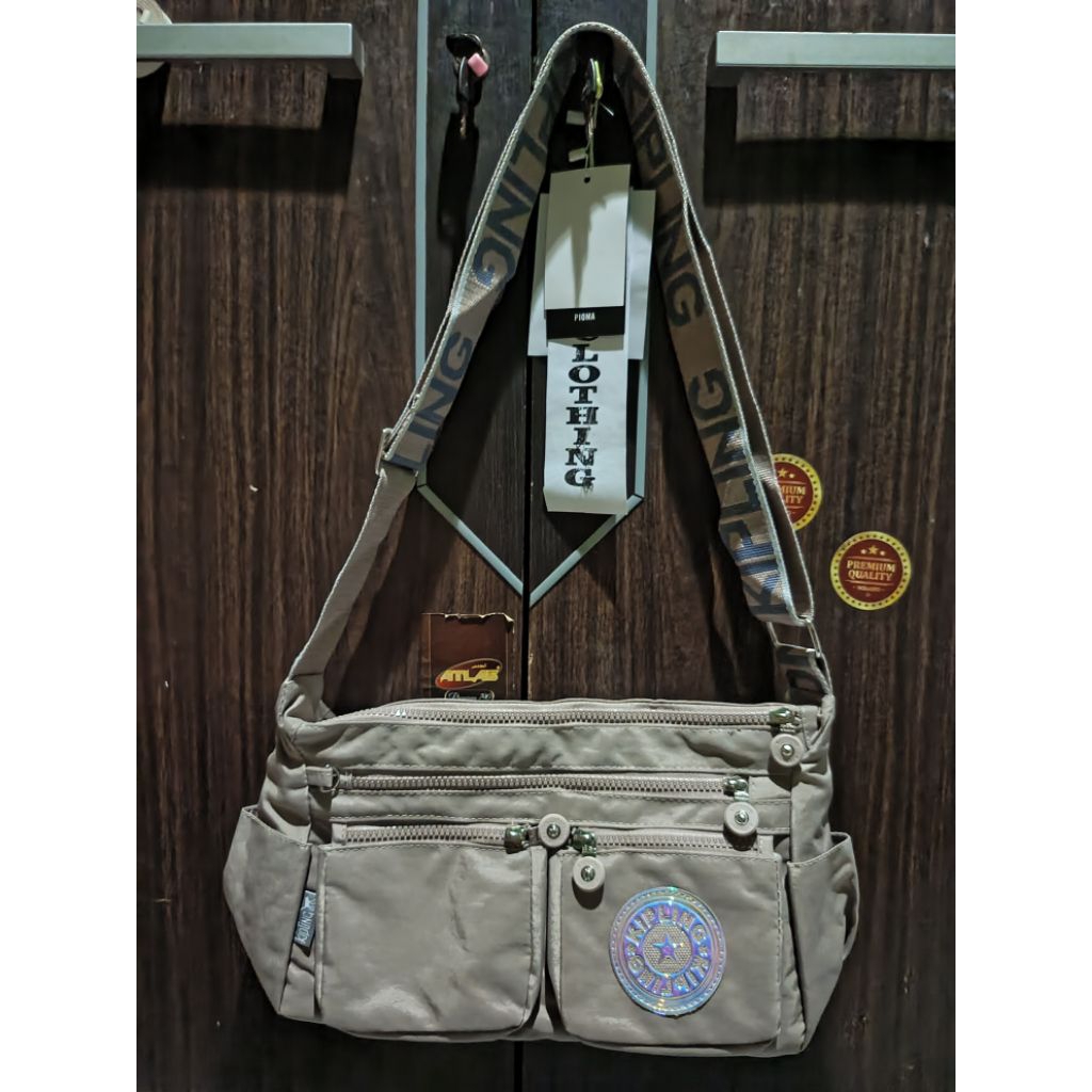 Tas selempang original merk kipling warna coklsu