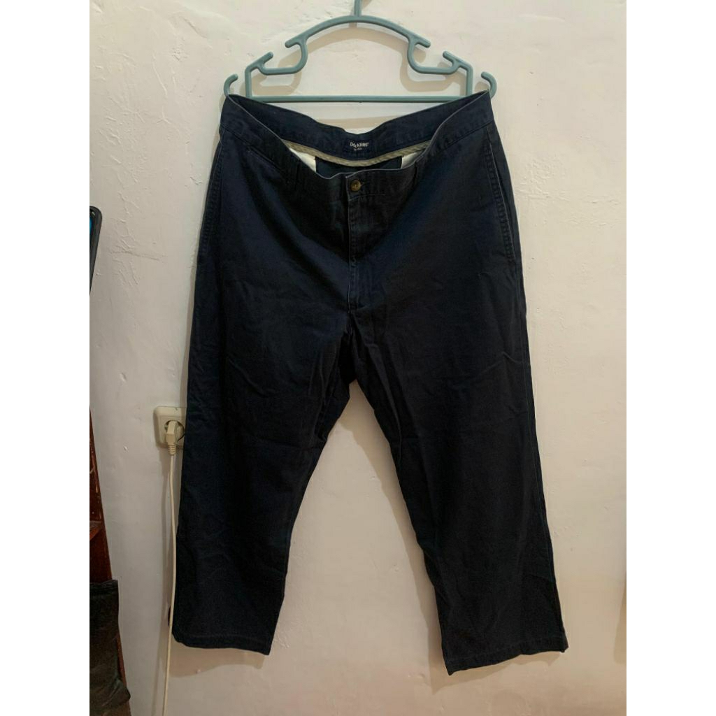 Celana Regular warna navy by Dockers