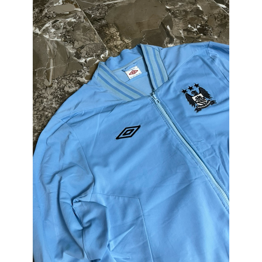 jaket tracktop Manchester city by umbro