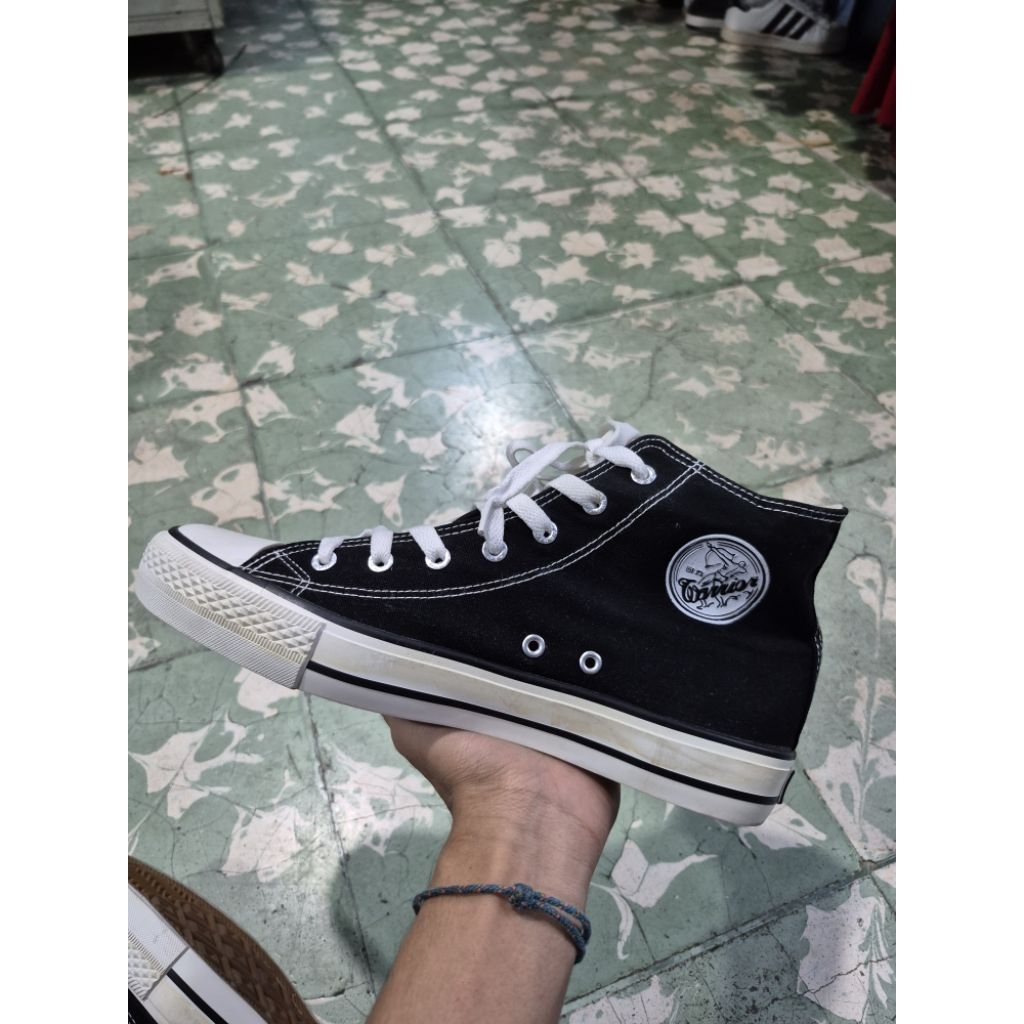 Sepatu Warrior Pria(42)