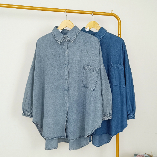 Augie - Rheina Oversized Denim Batwing Shirt Kemeja Denim Wanita Super Lebar
