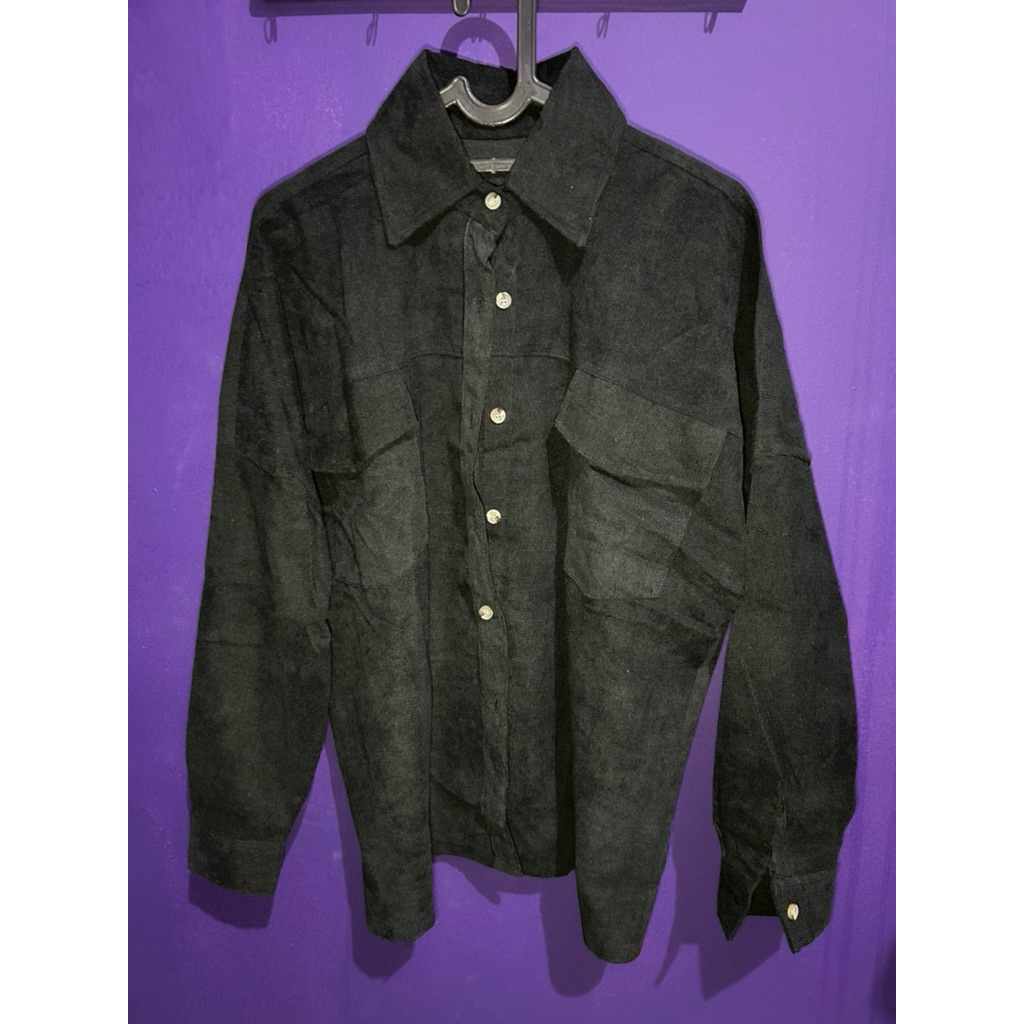 kemeja corduroy hitam