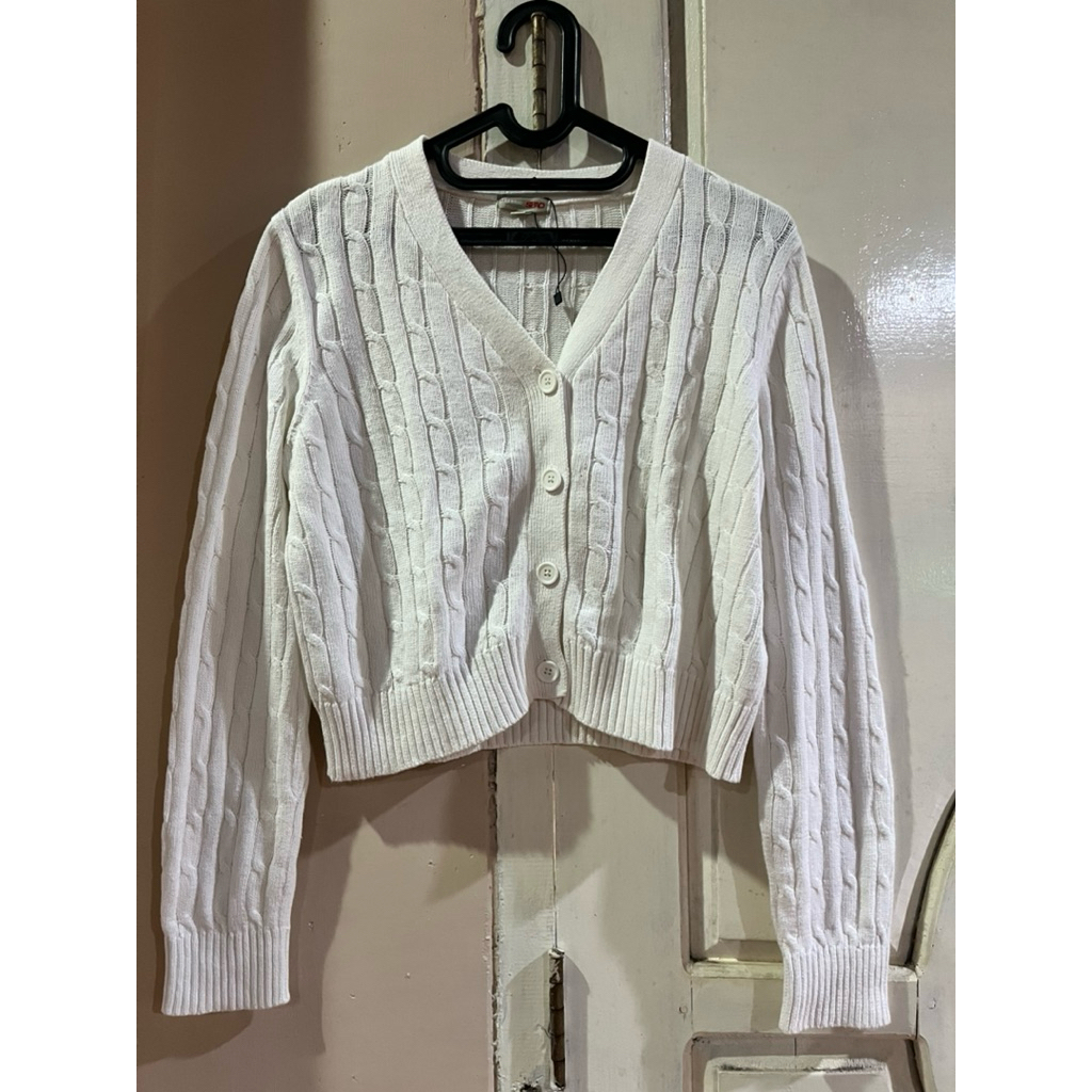 Cardigan SPAO putih lucu