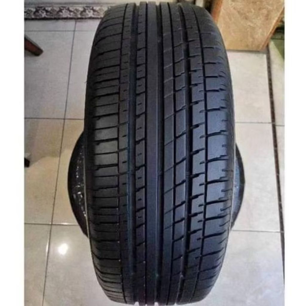 ban mobil pilihan r16 uk205/65 ban mobil tubeless r16 uk205/65