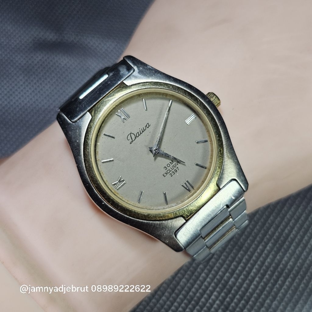 Jam Daiwa 2397 DQ Grey Gold Vintage Bekas