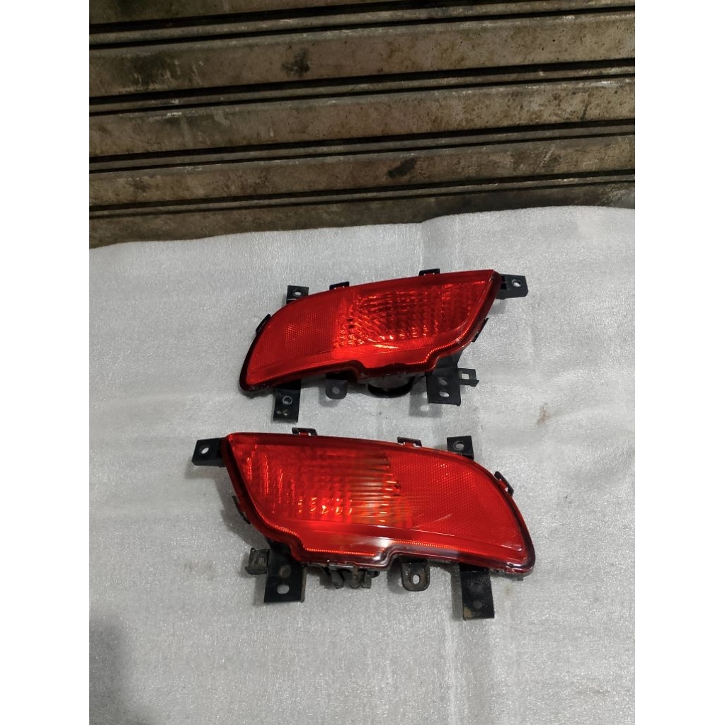 lampu reflektor matakucing bemper belakang wuling confero DB original copotan