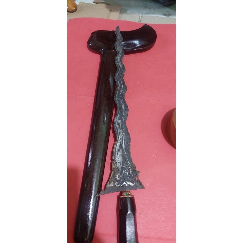keris naga geni.