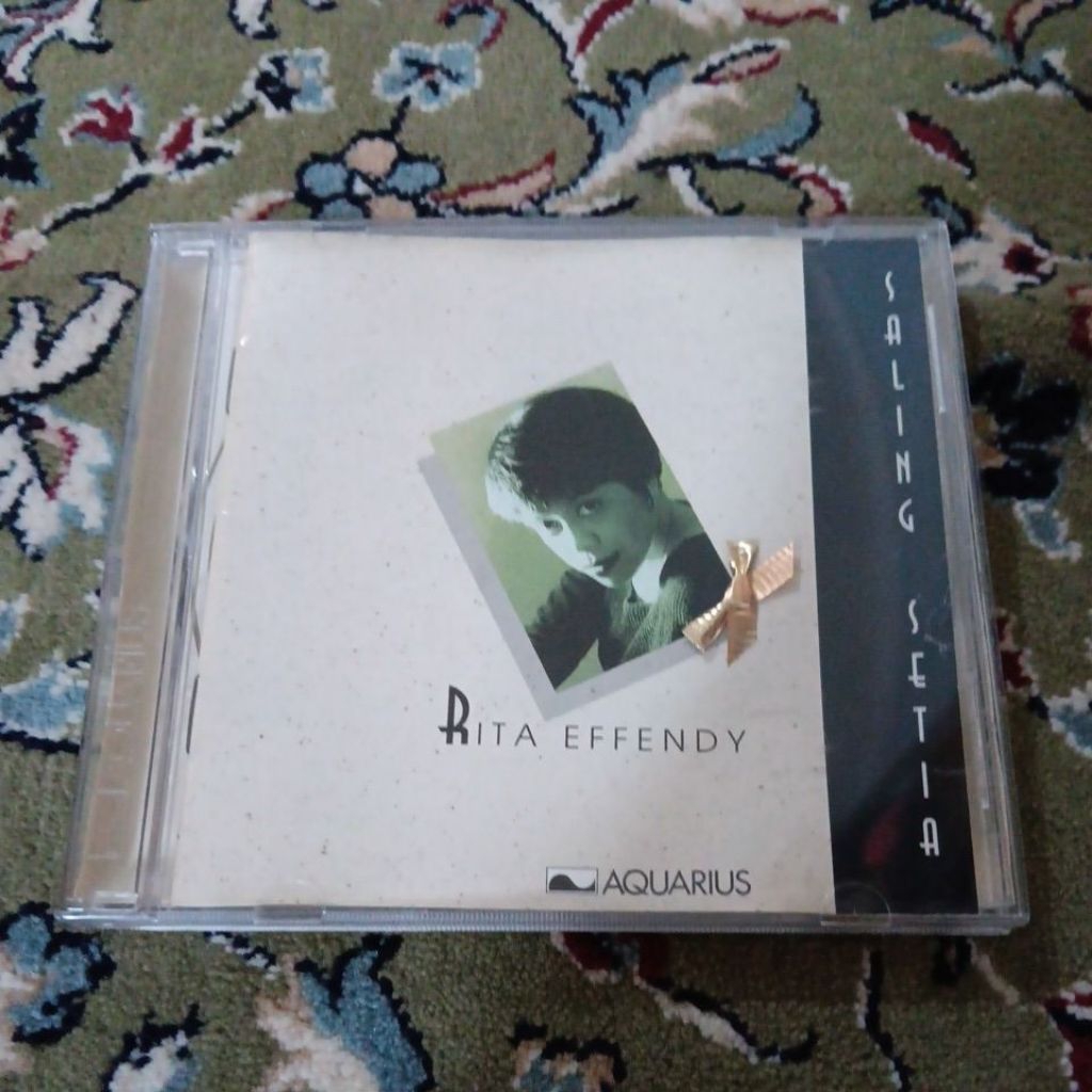 CD RITA EFFENDY - Saling Setia ( Gold Disc )