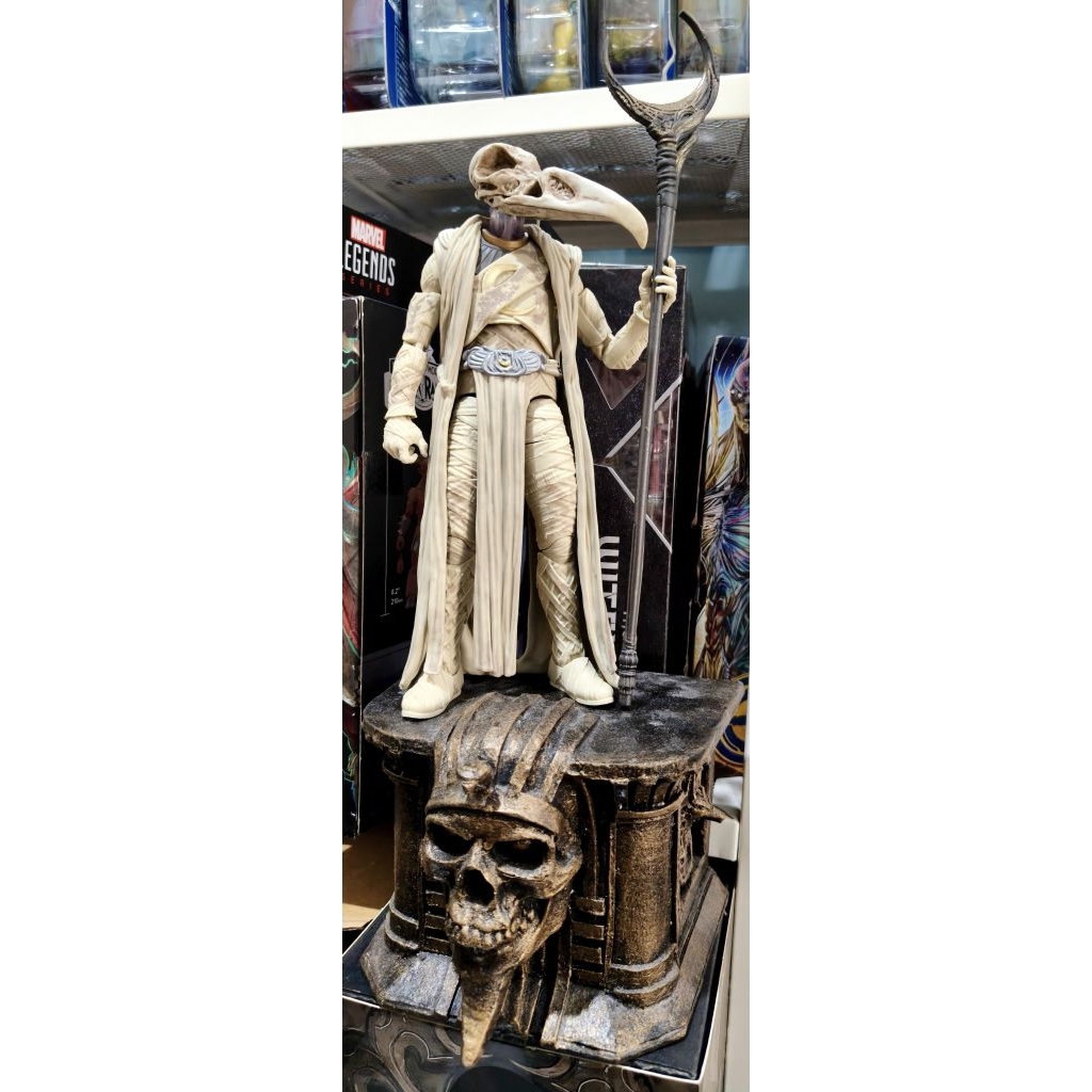 hasbro marvel legends khonshu baf + skeleton pedestal