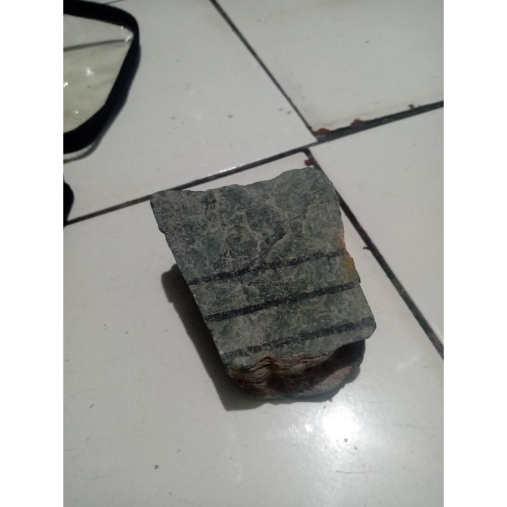 bahan batu giok Ternate