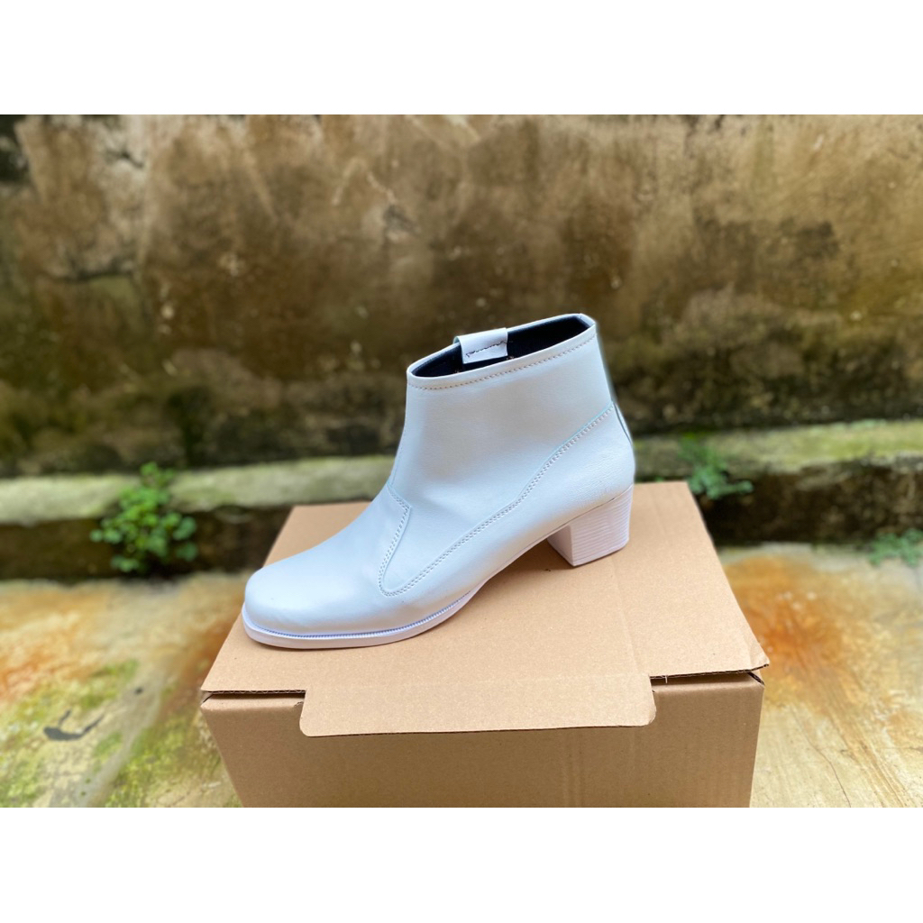 boots wanita/sepatu sus wanita/sepatu putih wanita/sepatu paskibra/sepatu kantoran/sepatu pdh wanita