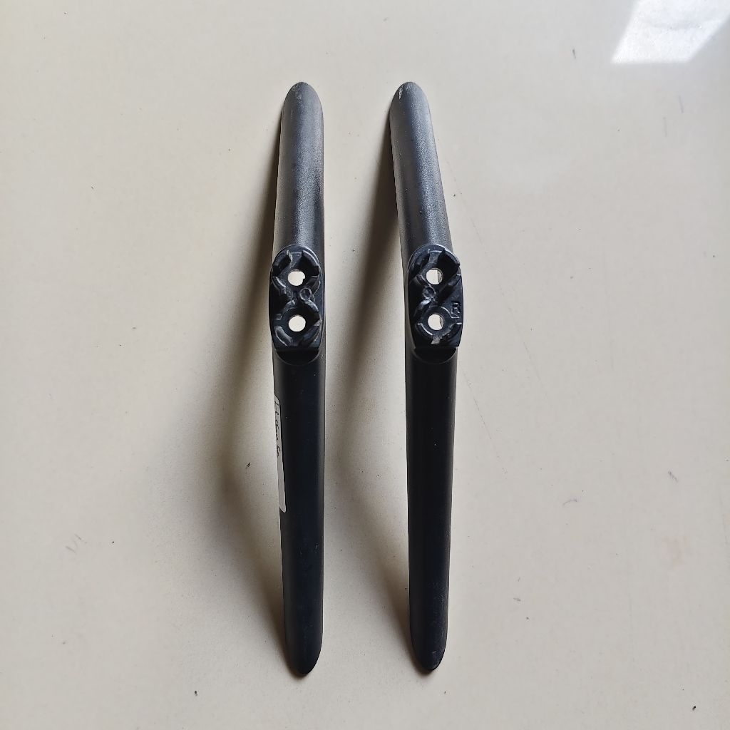 Kaki Kaki Dudukan TV LCD LED TV Hisense 32 Inch tipe 32A5000F cabutan normal tested mulus no minus s