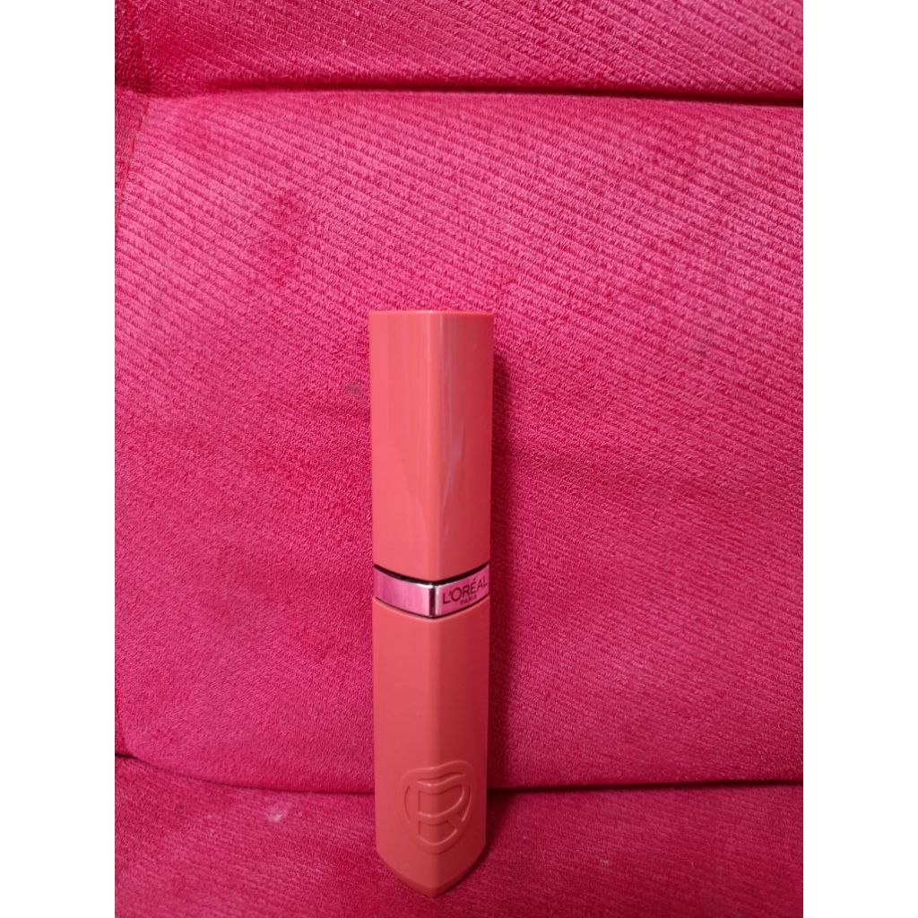 Preloved L'Oreal Paris Infaillible Laque Resistance Lip Cream Shade 225 Rouge Confidence