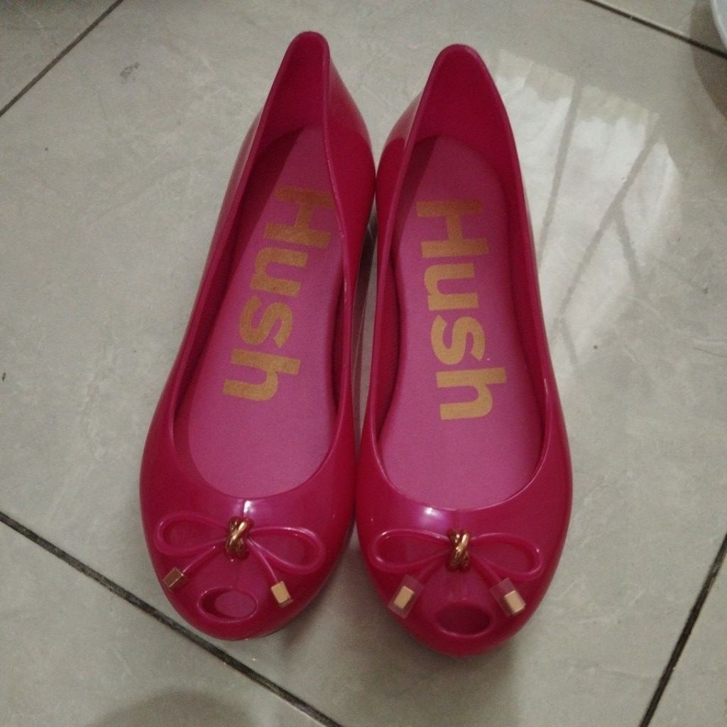 Preloved sepatu hush puppies