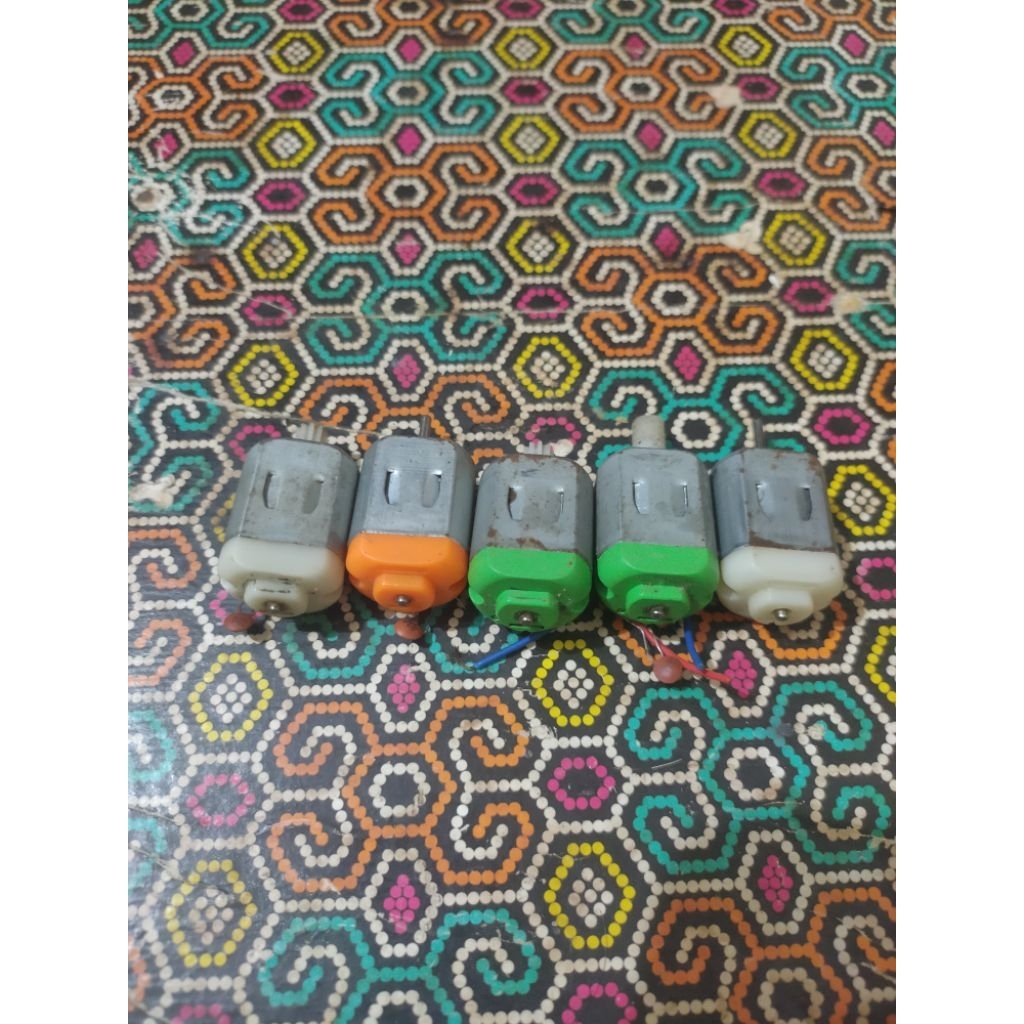 Dinamo mainan DC (5 item)