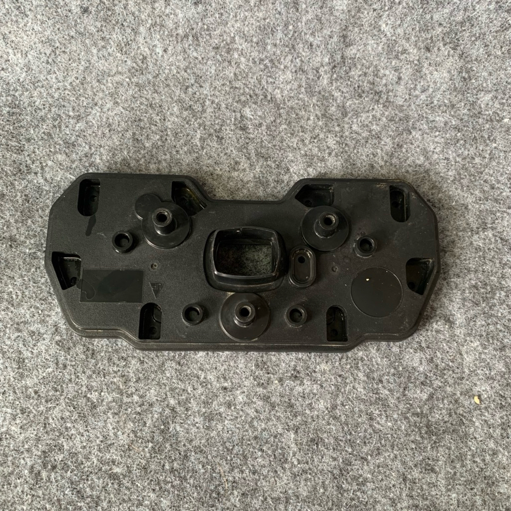 Cover speedometer bagian bawah Yamaha R15 V3