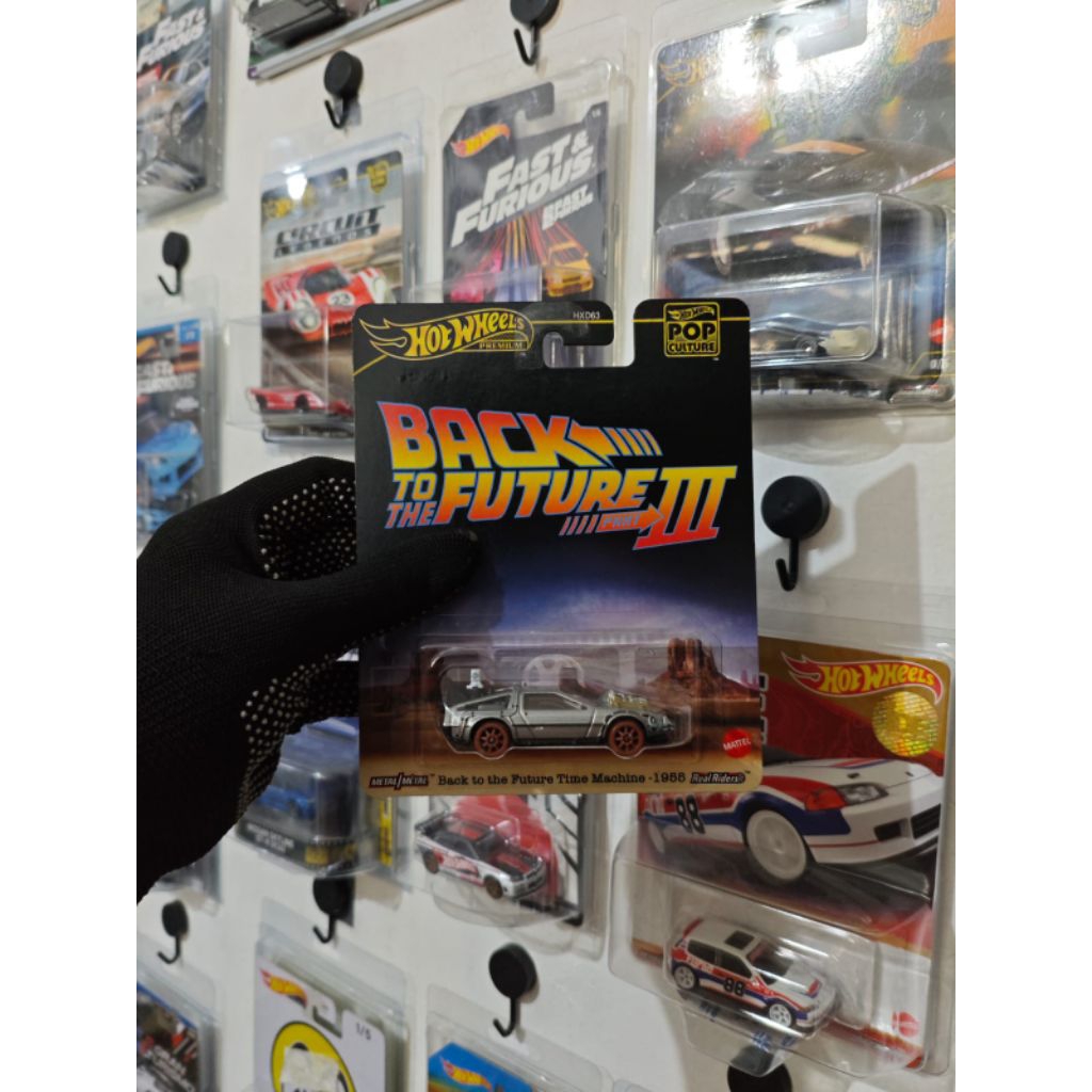 HOT WHEELS PREMIUM BACK TO THE FUTURE