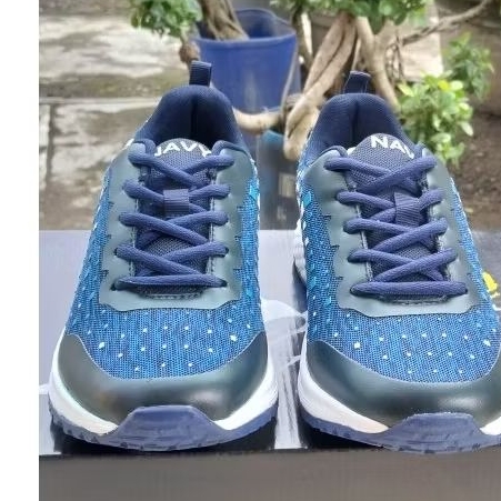 Sepatu olah raga TNI AL Model Lama