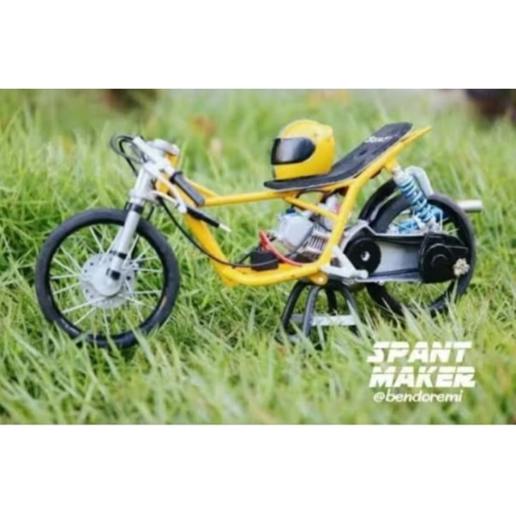 diecast miniatur motor drag honda Scoopy full set dengan helm miniatur nya