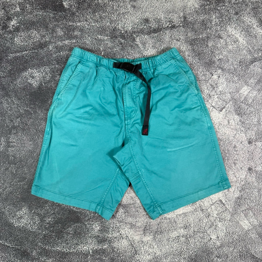 Celana pendek Gramicci