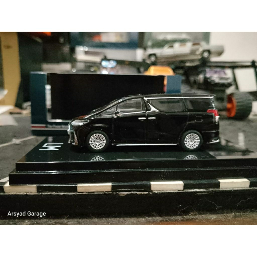 Diecast Hobby Japan Lexus LM 350 7  Seater Black Interior Black