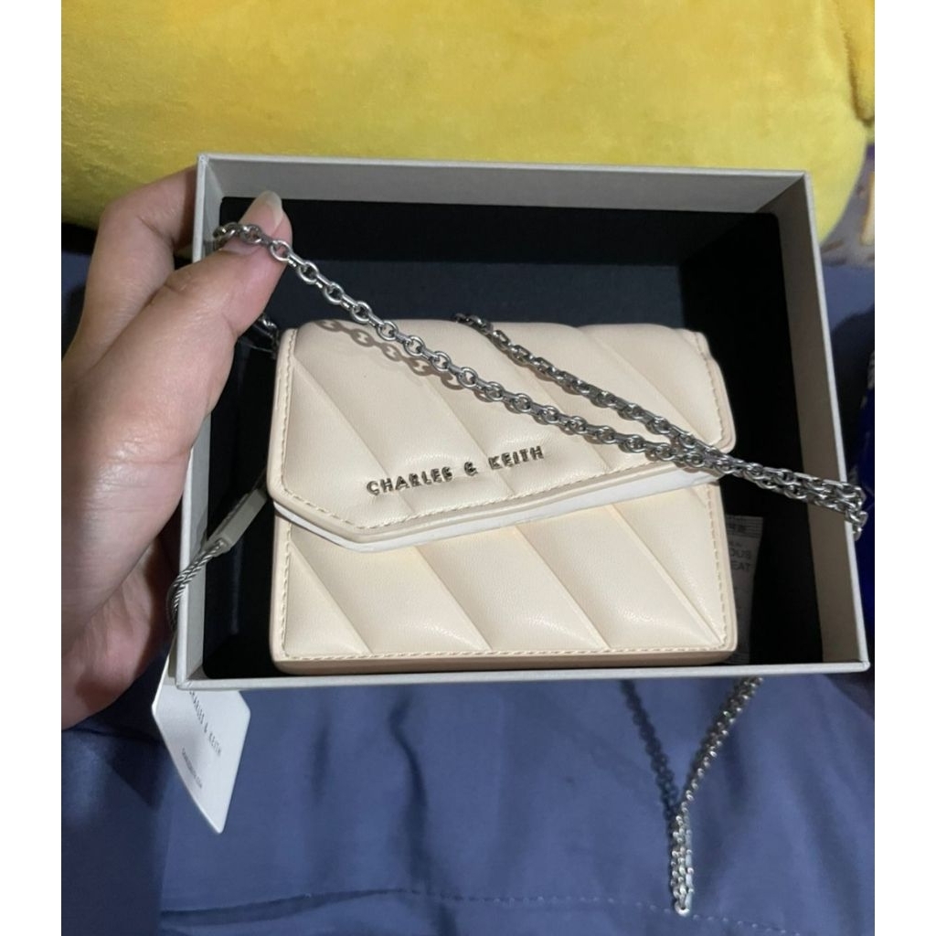 Dompet mini ORI charles n keith