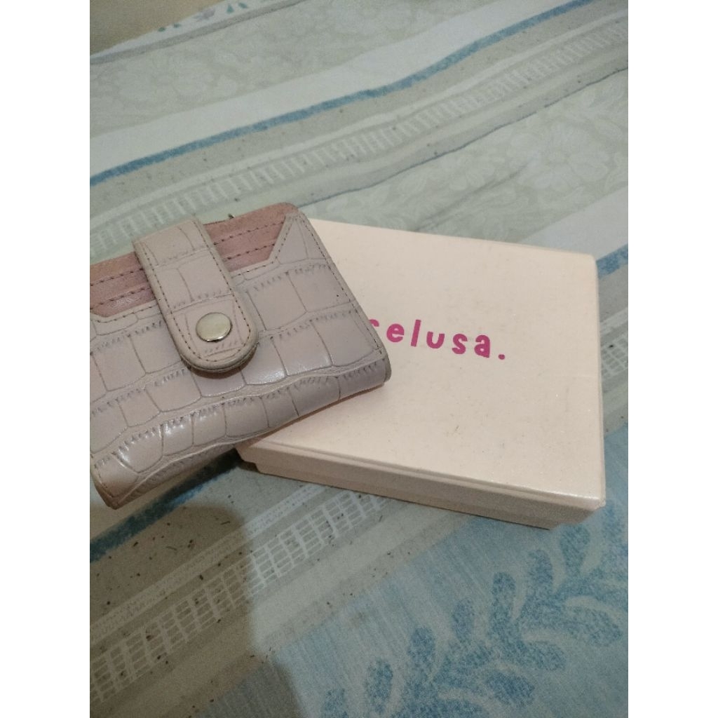 dompet selusa