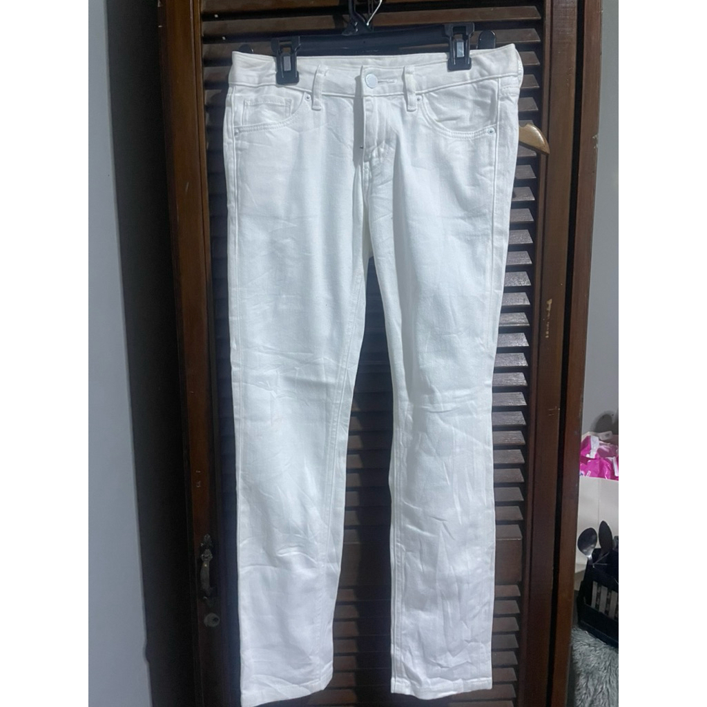 CELANA JEANS UNIQLO