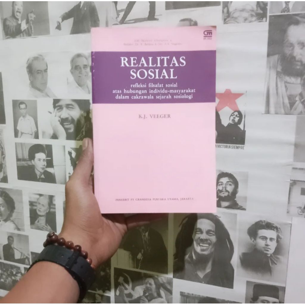 Dr. J.H. Rapar Th.D.Ph.D Seri Filsafat Politik Plato | Augustinus | Aristoteles | Machiavelli | Seki