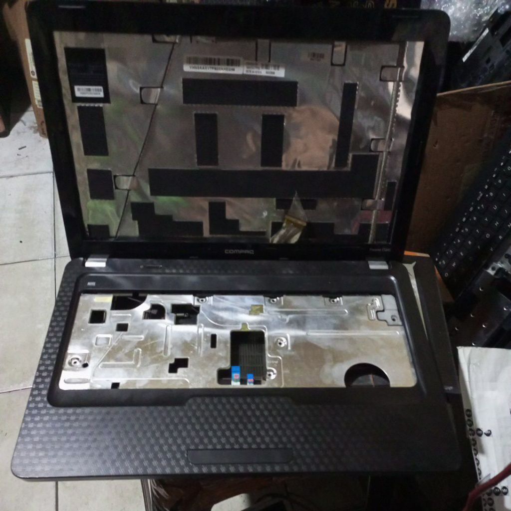 casing laptop Compaq cq42