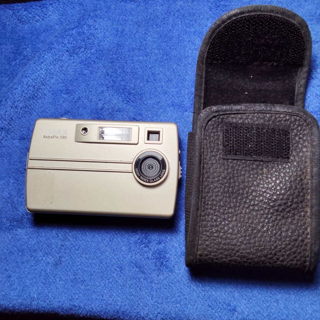 Kamera digital UMAX Astrapix 590 bekas. Baca deskripsi