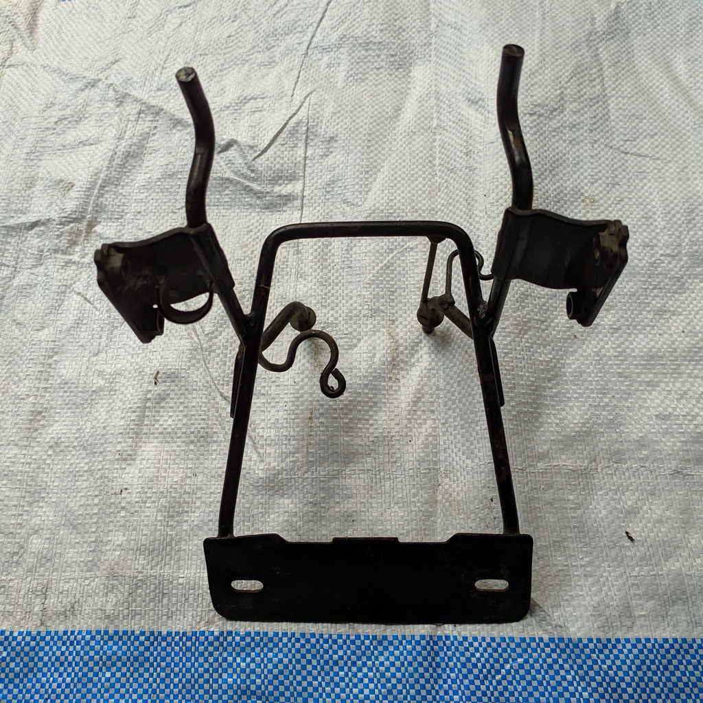 Pangkon Tralis Lampu Depan Megapro New Megapro Primus