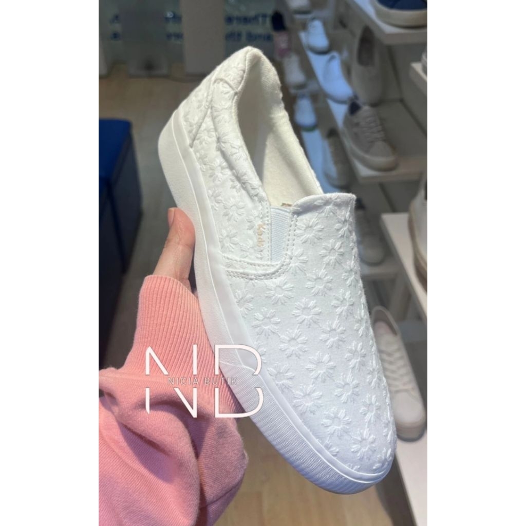 Sepatu keds persuit slip starburst eyelet sale