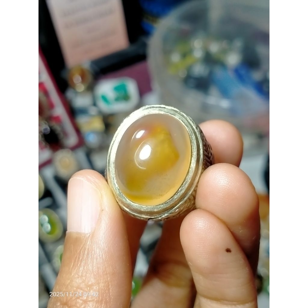 batu cincin yakut