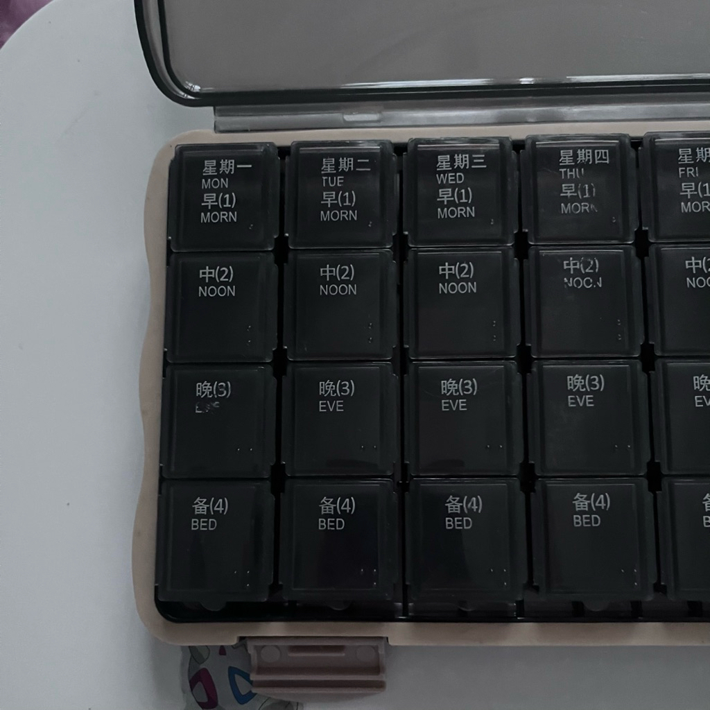 Preloved Kotak Obat 7 Hari |  Tempat Obat Harian 28 Slots |  Weekly Medicine Tablet Holder | Storage