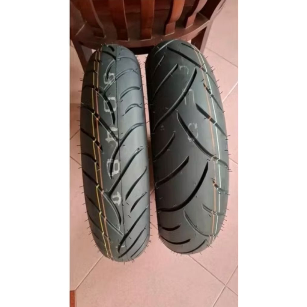 Sepasang ban tubles XMAX merk DUNLOP ukuran 120/70-15 & 140/70-14