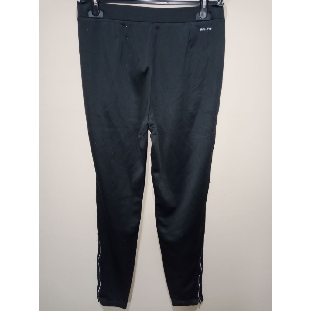 CELANA TRAINING PRELOVED