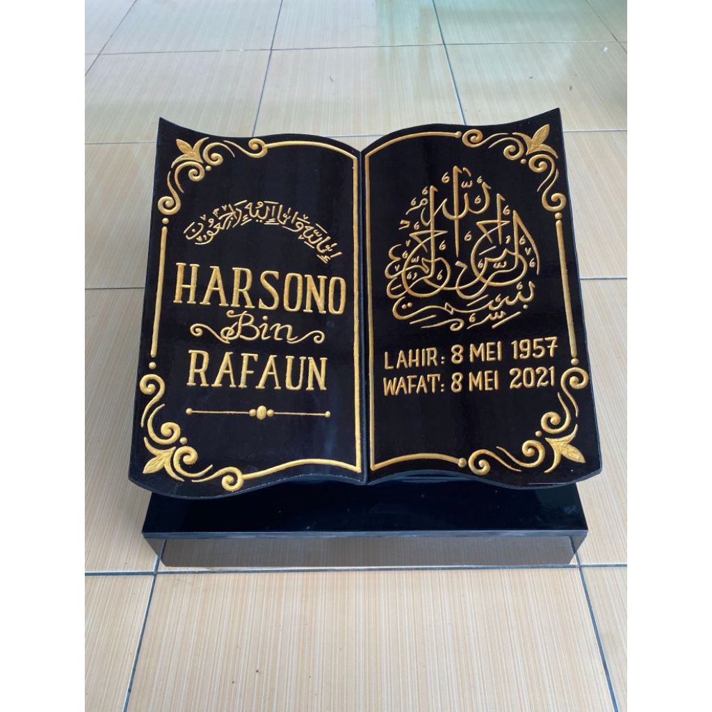 Batu nisan ukir model buku / batu nisan dudukan