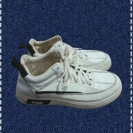 PRELOVED_SEPATU PUTIH