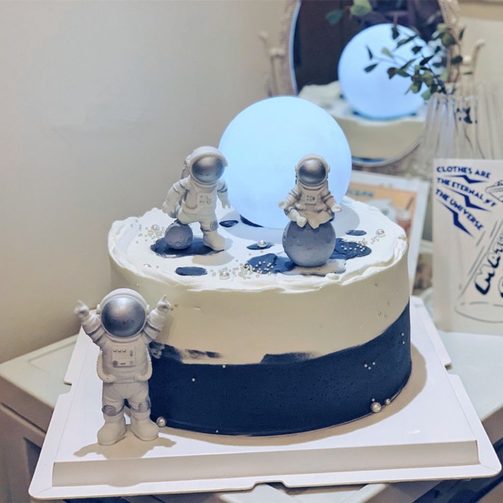 CAKE TOPPER ASTRONOT HIASAN KUE ULANG TAHUN ASTRONOT
