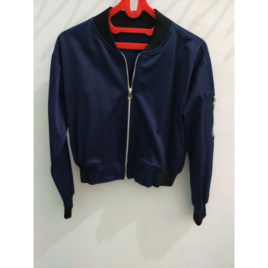 [PRELOVED] Jacket / Bomber Jacket / Jaket Crop