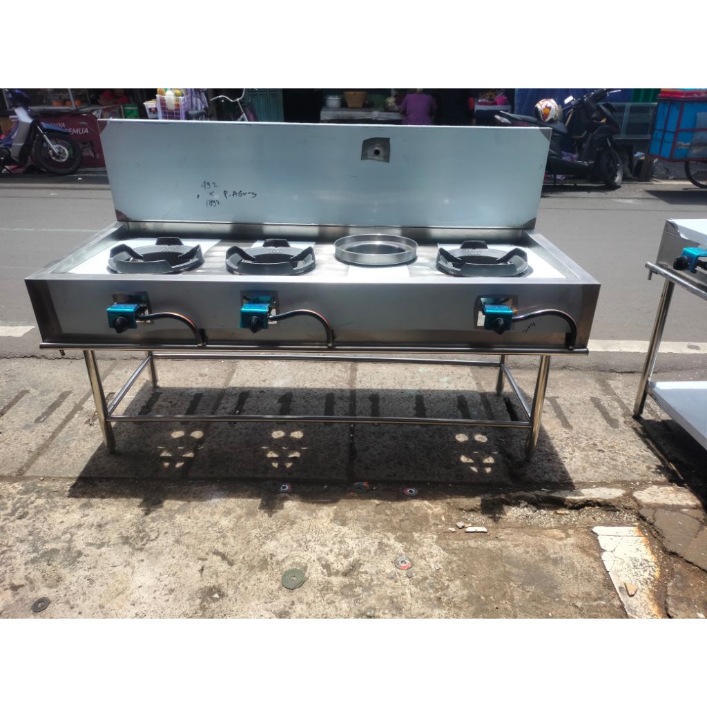 kompor Gas 3 Tungku