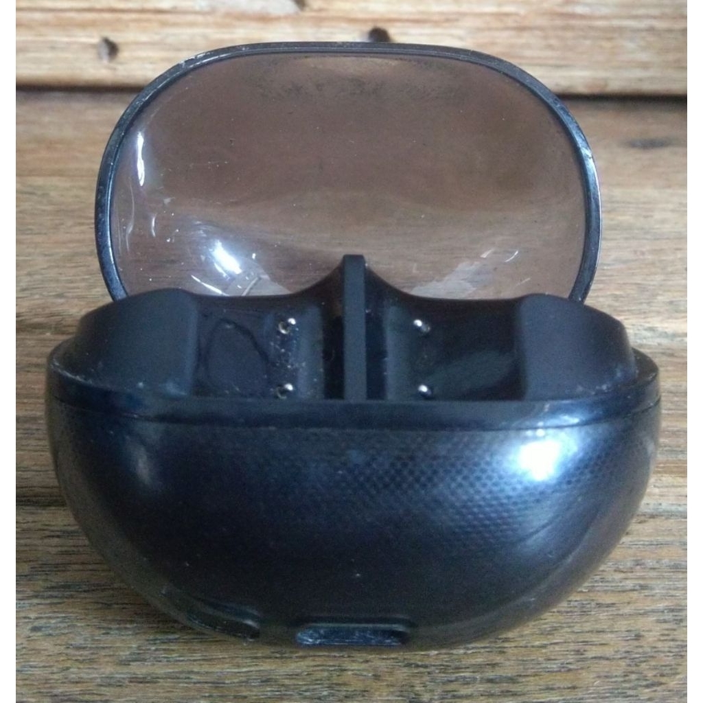 Charging Case Bekas Soundpeats Clear Kondisi Rusak Mati