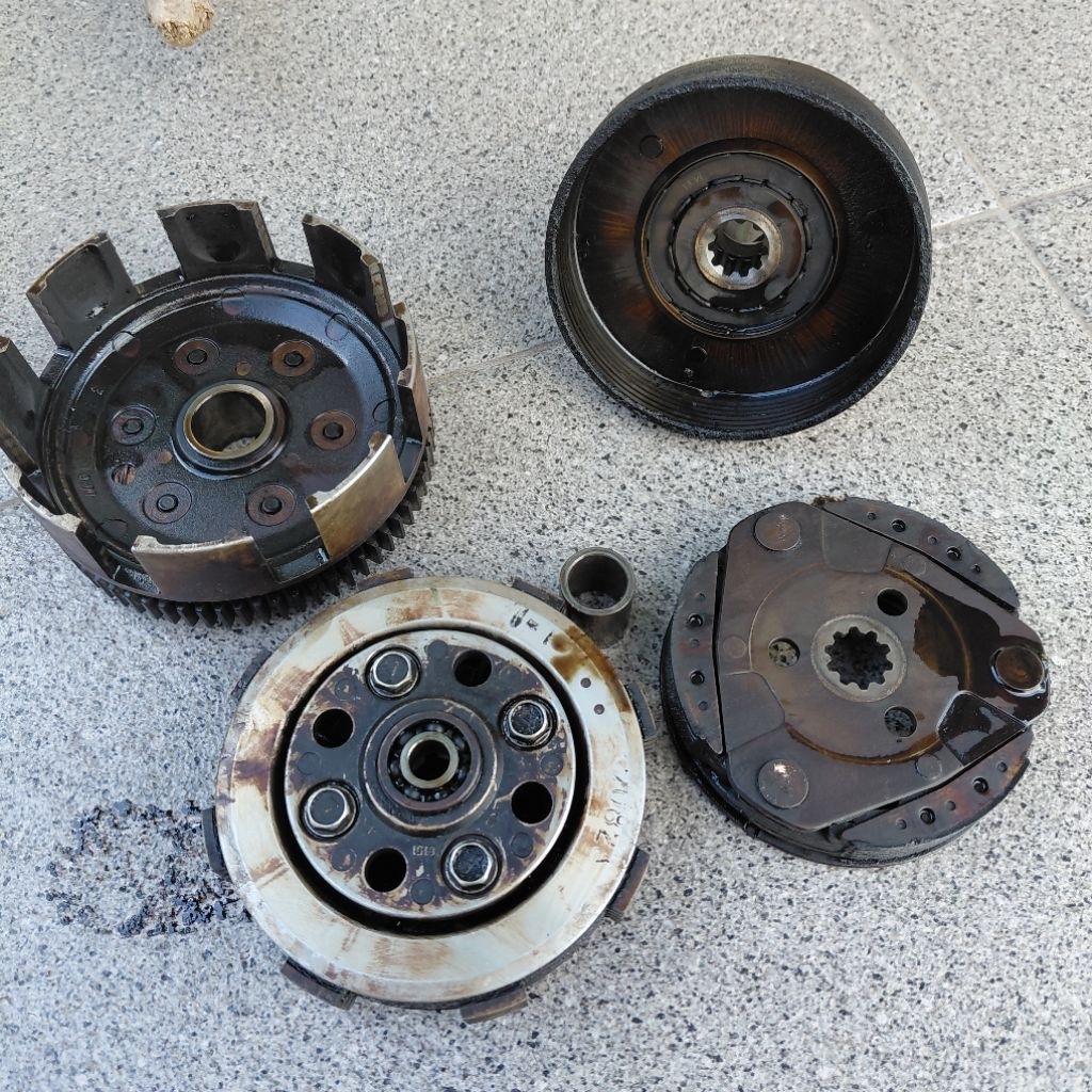 Lonceng rumah kampas kopling rongsel primer skunder kawasaki ZX130 cc  athlete merupakan barang orig