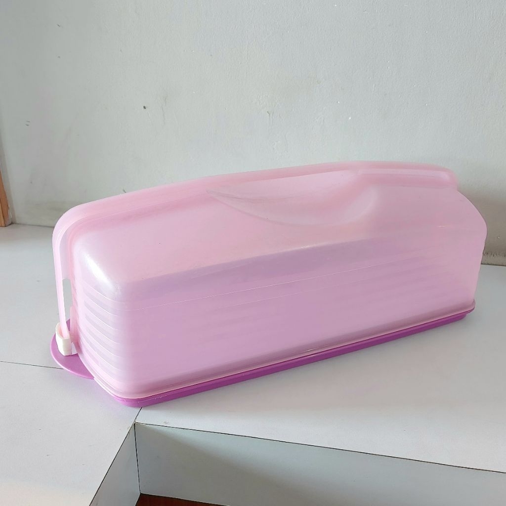 PRELOVED tupperware cake taker rectangular ungu wadah kue roti