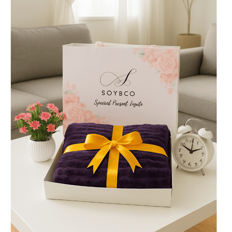 Hampers SOY&CO Selimut Bulu Polos Embos Salur Ukuran 150x200