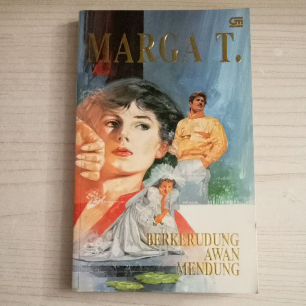 NOVEL BERKERUDUNG AWAN MENDUNG OLEH MARGA T